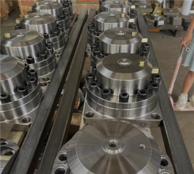 Maanshan DongQiang Machinery Manufacturing Visokokakovostni rezervni deli akumulatorja hidravličnega kladiva za HB20G SB81 SB100 SB121 SB131 SB151